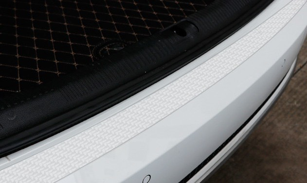 nẹp cacbon trong suốt đẹp mang vẻ đẹp sang trọng giữ nguyên màu sắc cũng như kết cấu cơ bản của xe
có 3 loại kích thước : 3cm , 5cm và 7cm phù hợp cho tất cả các dòng xe