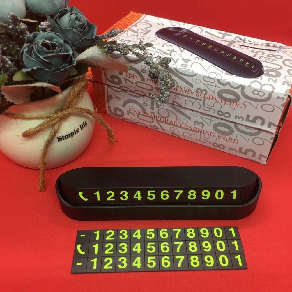 Thẻ dán số điện thoại trong ô tô tiện dụng khi đỗ xe hơi